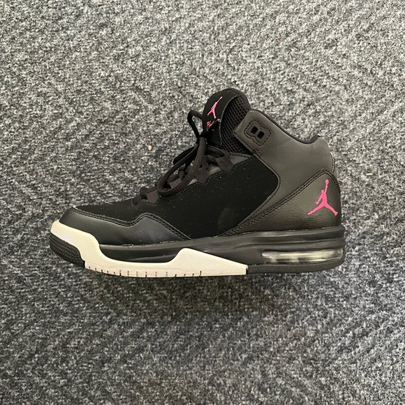 Junior Girls Jordan’s - Picture 2 of 5